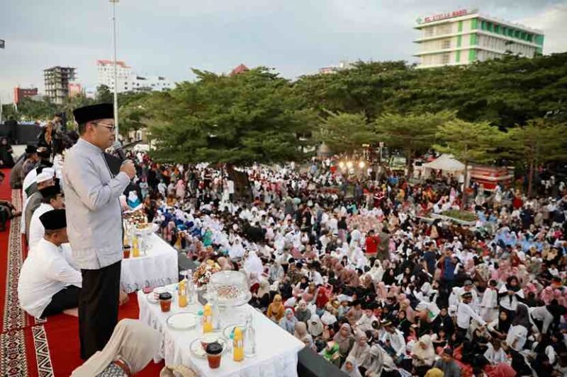 Pemkot adakan buka puasa bersama yang dihadiri 5.000 Anak Yatim dan Kaum Duafa. (Foto: Humas Kominfo)