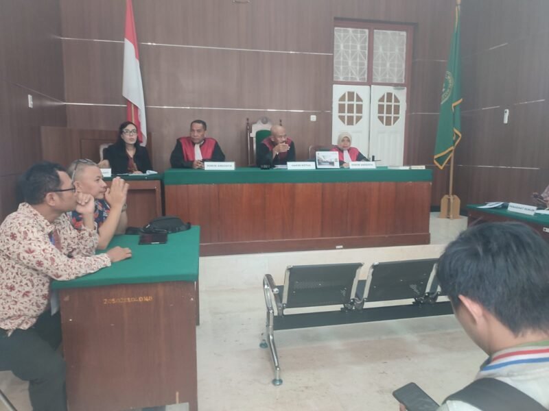 Suasana sidang gugatan perdata terhadap dua media dan wartawan di PN Makassar, Kamis (25/4/2024)