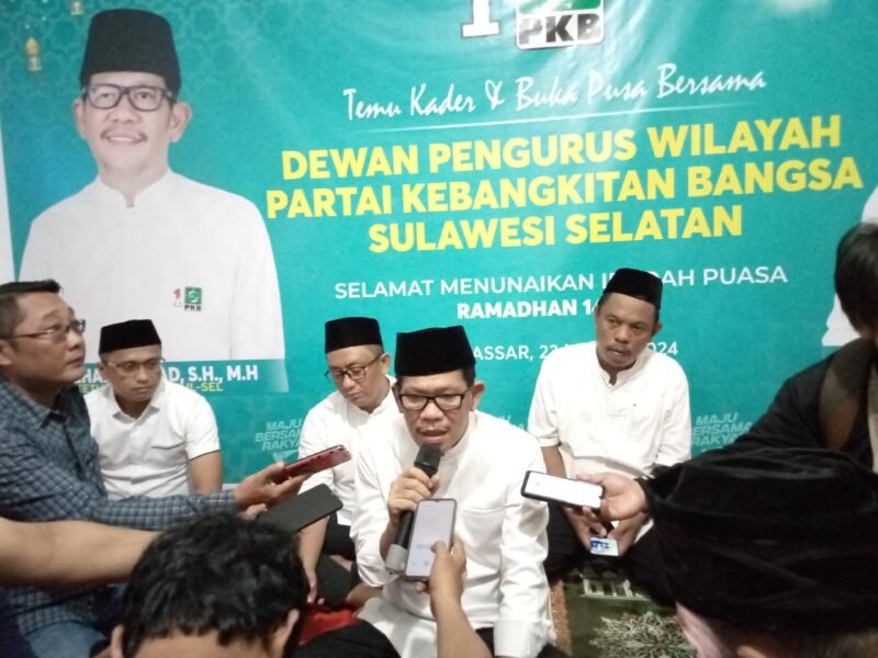 Ketua DPW PKB Sulsel, Azhar Arsyad saat Buka Puasa Bersama di Kantor DPW PKB Sulsel.