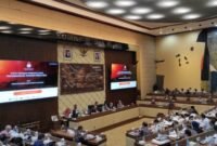 DPR RI mengadakan Rapat Dengar Pendapat (RDP) bersama KPU RI, Bawaslu RI dan Kemendagri RI di Ruang Rapat Komisi II DPR RI.