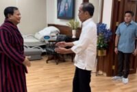 Presiden Jokowi mengunjungi Prabowo di ruang Perawatan RSPPN Jenderal Besar Soedirman, Bintaro, Jakarta Selatan selepas menjalani prosedur operasi cidera kaki. (Foto: Instagram-@prabowo)