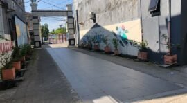 Jalan masuk lorong wisata (longwis) mawar yang ada di kelurahan borong kecamatan manggala yang terbuat dari keramik. (Foto: Istimewa)