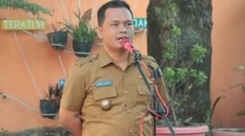 Lurah Lette jadi pemimpin Apel pagi mewakili Camat Mariso. (Foto: Istimewa)