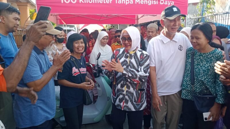 Ketua TP PKK Makassar, Indira Dorong Emak-emak Percantik Longwis. (Foto: Istimewa)