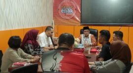 Camat Mariso Pimpin Rapat Koordinasi dalam rangka persiapan poresni sambut HUT RI. (Foto: Istimewa)