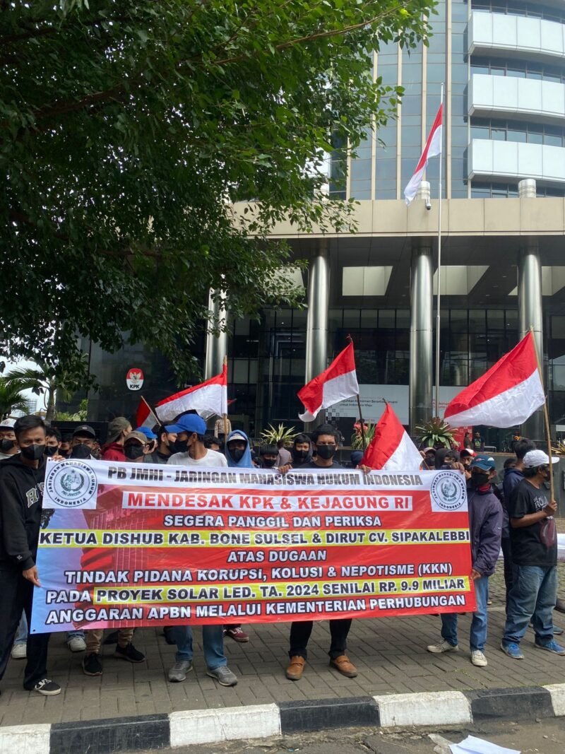 Aksi Damai di Depan KPK & Kejagung RI Periksa Kepala Dinas Perhubungan Kabupaten Bone (Foto : Istimewa)