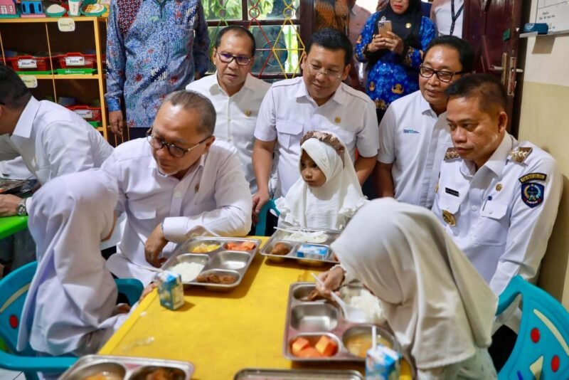 Menteri Koordinator Bidang Pangan, Zulkifli Sebut Anak Makassar Suka Makan Ikan.