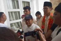 Menko Bidang Pemberdayaan Masyarakat, Abdul Muhaimin Iskandar atau Cak Imin menyatakan proses untuk mewujudkan program Sekolah Rakyat sedang digarap Kemensos.