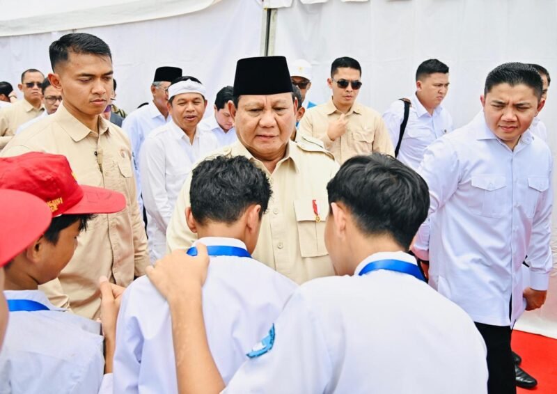 Presiden Prabowo minta maaf kepada para pelajar yang tidak mendapatkan makanan bergizi gratis dari pemerintah.