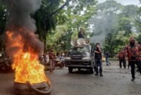Ratusan Pemuda Pancasila Sulsel Demo di depan kantor PT Wahyu Pradana Binamulia (Foto: Istimewa)