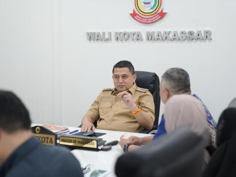 Munafri Arifuddin menerima Executive Vice President Chief Representative of Indonesia Office, Stephen Yee, dari Shanghai SUS Environment terkait Proyek PSEL, di Kantor Balai Kota Makassar. (ist)