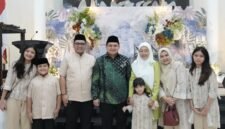 Munafri Arifuddin bersama Ketua TP PKK Makassar, Melinda Aksa, menggelar acara open house di Rumah Jabatan Wali Kota. (ist)