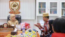 Wakil Wali Kota Makassar, Aliyah Mustika Ilham menerima audiensi dari Komunitas Ridoh Challenge bersama sejumlah pelaku UMKM. (ist)