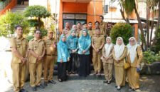 Melinda Aksa bersama pengurus TP PKK tingkat kelurahan dan Kecamatan Mamajang, Mariso, dan Tamalate. (ist)