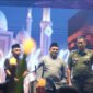 Wali Kota Makassar melepas para peserta pawai obor. (ist)