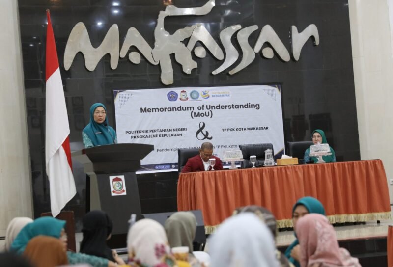Ketua TP PKK Kota Makassar, Melinda Aksa, saat membuka Sosialisasi Kampung Mandiri yang dirangkaikan dengan penandatanganan kerja sama antara TP PKK dan Politeknik Pertanian Negeri Pangkep di Baruga Rujab Wali Kota. (ist)