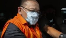 Eks Sekretaris Mahkamah Agung, Nurhadi, kembali ditangkap Komisi Pemberantasan Korupsi (KPK) sesaat menghirup udara bebas di Lapas Sukamiskin, Bandung. (Foto: Dok KPK)