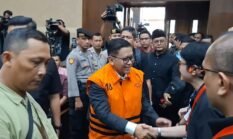 Dituntut 7 Tahun Penjara, Sekjend PDIP Hasto Kristiyanto Teriakkan ‘Merdeka!’