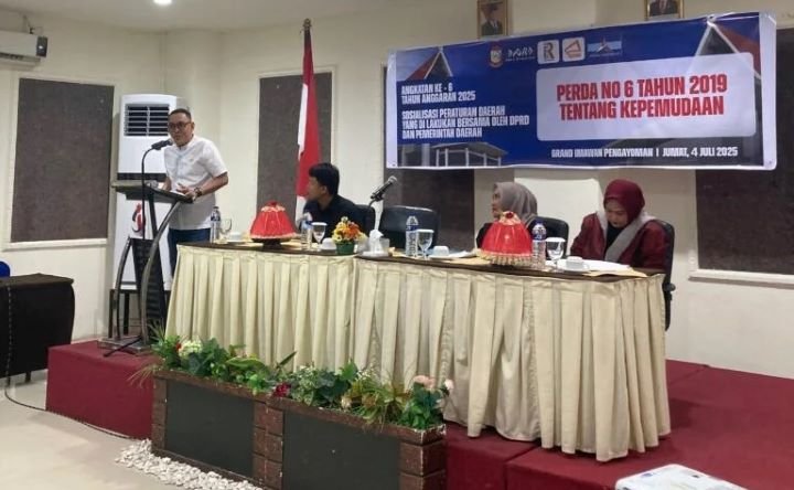 Anggota DPRD Kota Makassar dari Fraksi Partai Demokrat, Dr. Tri Sulkarnain Ahmad, S.E., M.M., menggelar Sosialisasi Peraturan Daerah (Sosper) tentang Kepemudaan di Hotel Grand Imawan. (ist)