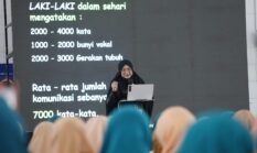 Kajian Islam Bersama dr. Aisah Dahlan, Ketua TP PKK Makassar: Perempuan Pilar Utama Keluarga